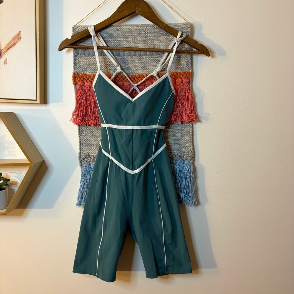 Yllw the Label BREATHE SHORT ONESIE — BODY GREEN small - Picture 2 of 4